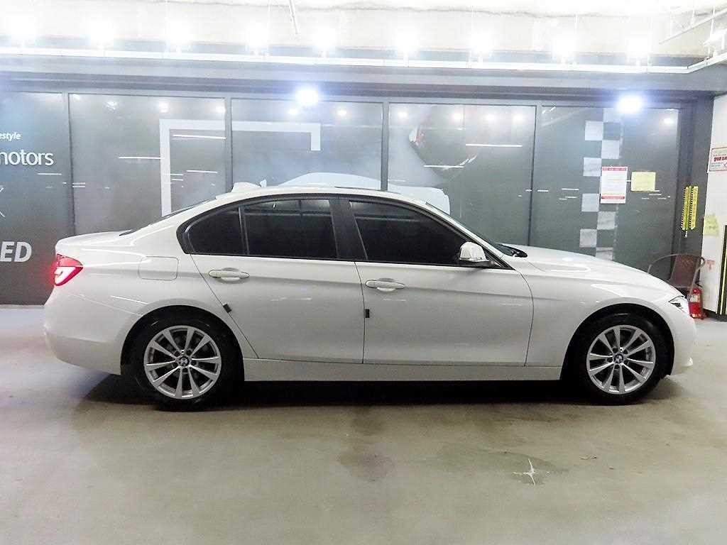 BMW 3시리즈 3시리즈 (F30) 320d 이미지 3