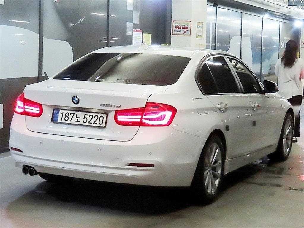 BMW 3시리즈 3시리즈 (F30) 320d 이미지 4