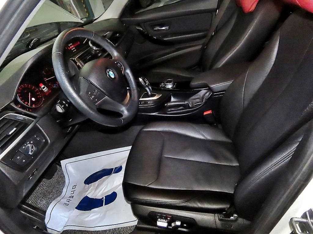 BMW 3시리즈 3시리즈 (F30) 320d 이미지 6