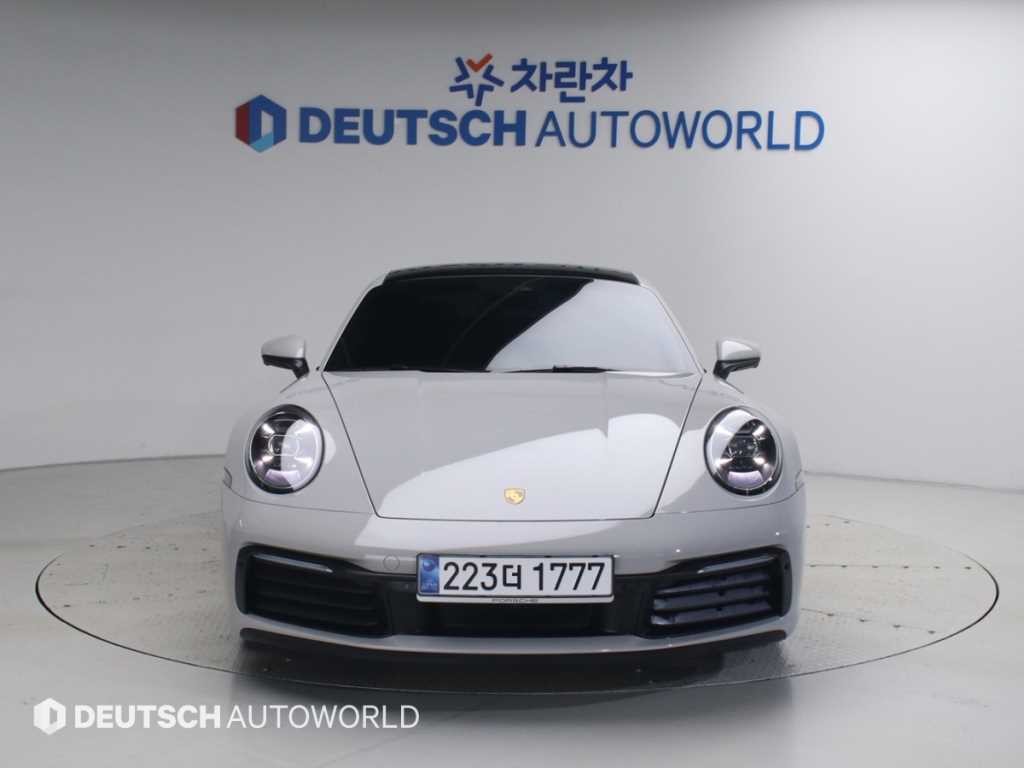 포르쉐 911 911(992) 카레라 이미지 3