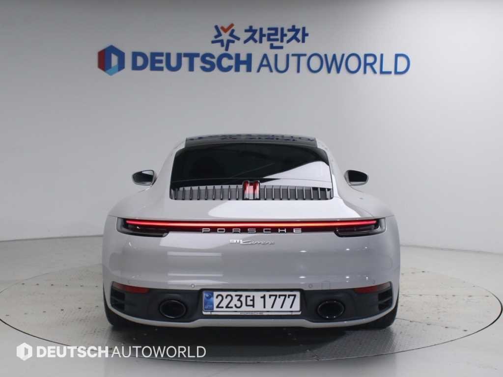 포르쉐 911 911(992) 카레라 이미지 4