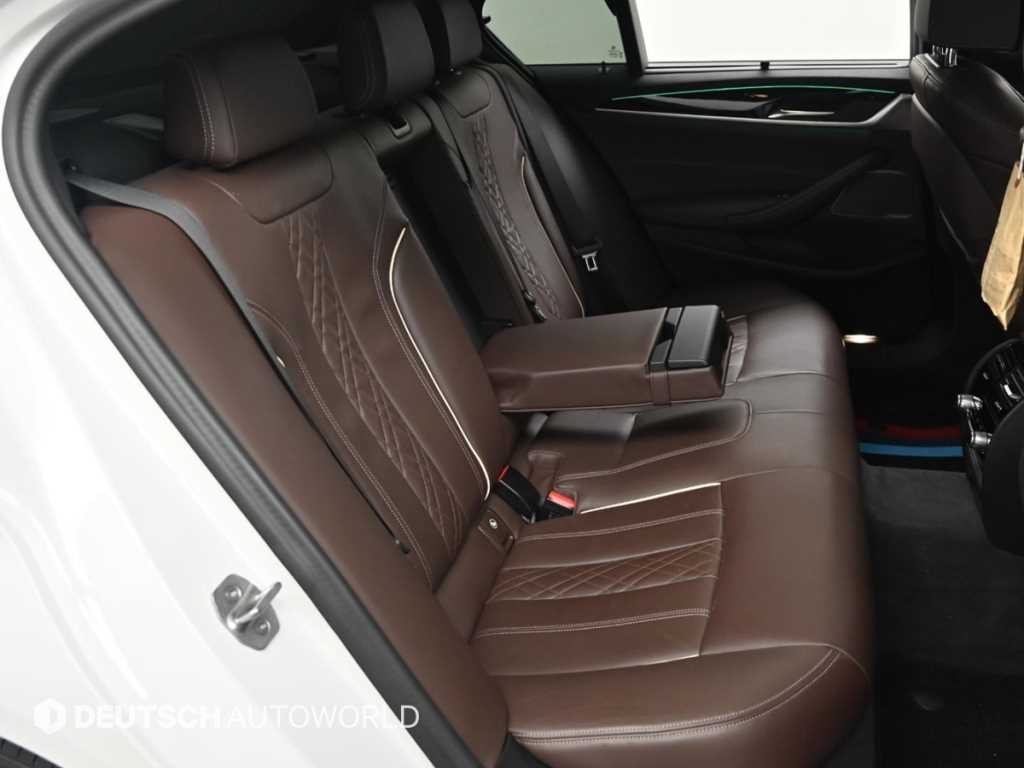 BMW 5시리즈 5시리즈 (G30) 530e M 스포츠 이미지 12