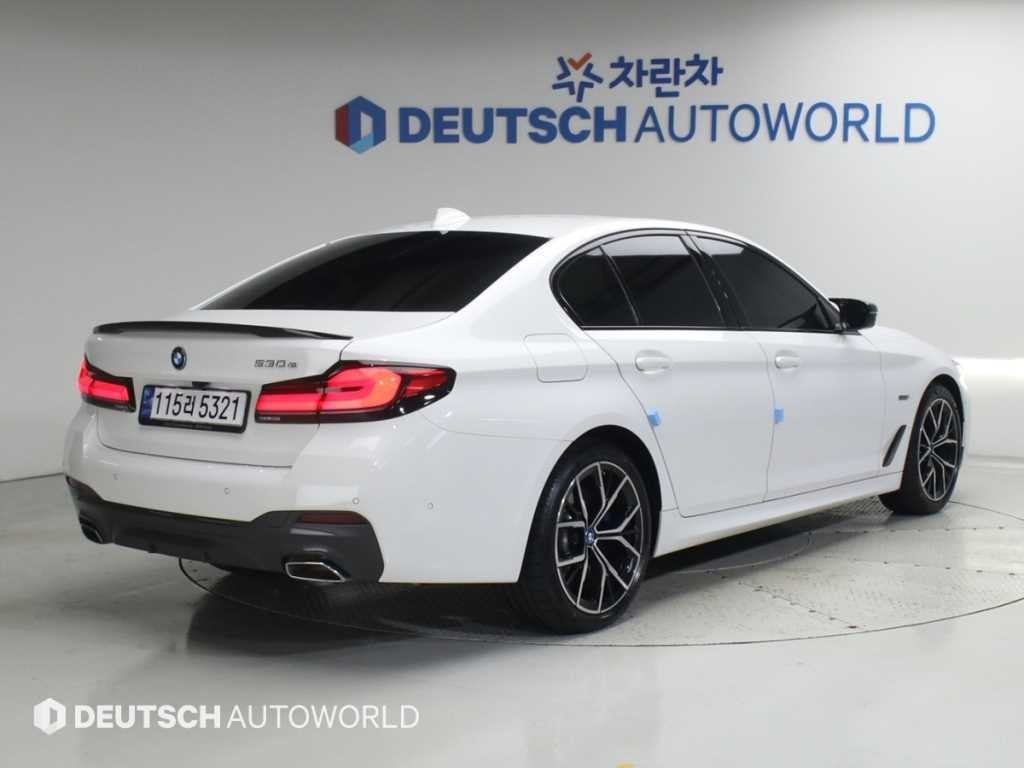 BMW 5시리즈 5시리즈 (G30) 530e M 스포츠 이미지 2