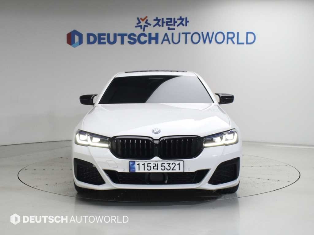 BMW 5시리즈 5시리즈 (G30) 530e M 스포츠 이미지 3