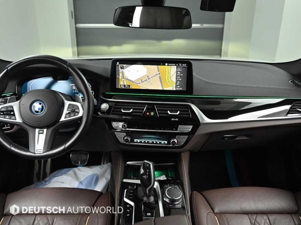 BMW 5시리즈 5시리즈 (G30) 530e M 스포츠 이미지 7