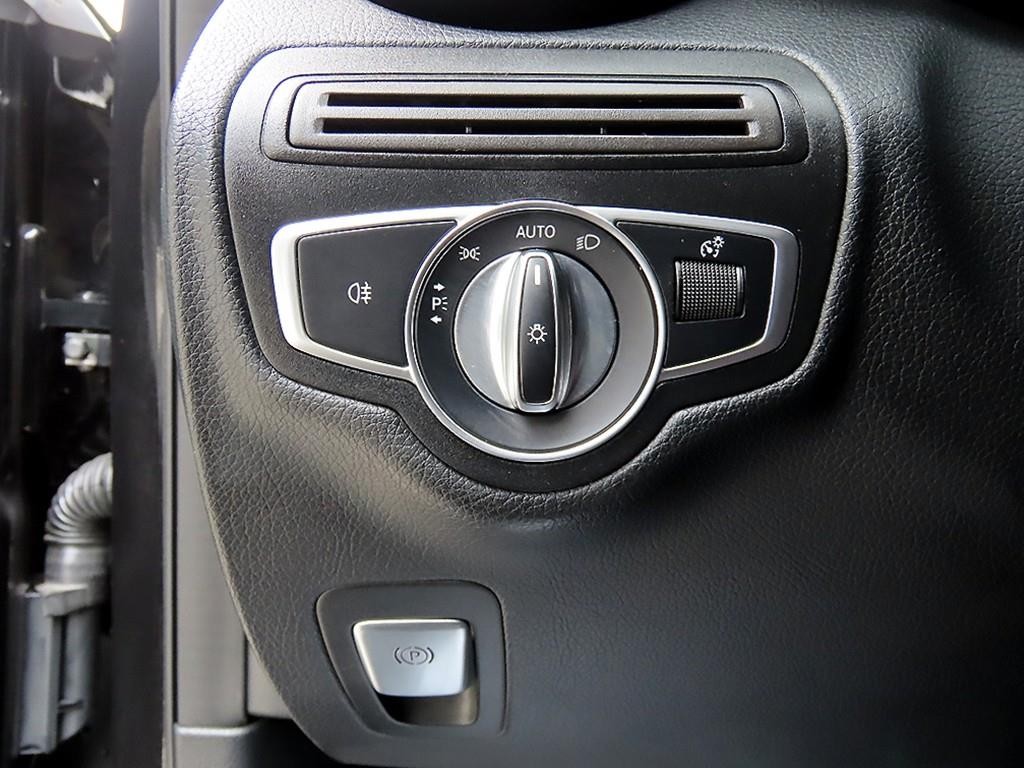 벤츠 C 클래스 C클래스 W205 C200 d 이미지 12