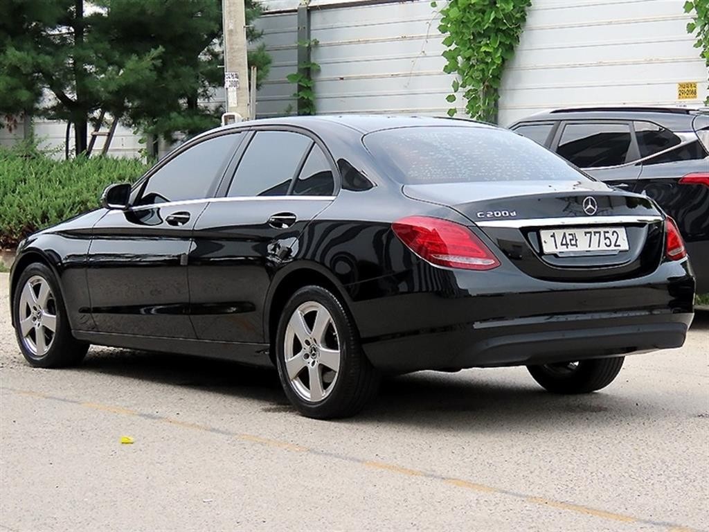 벤츠 C 클래스 C클래스 W205 C200 d 이미지 3