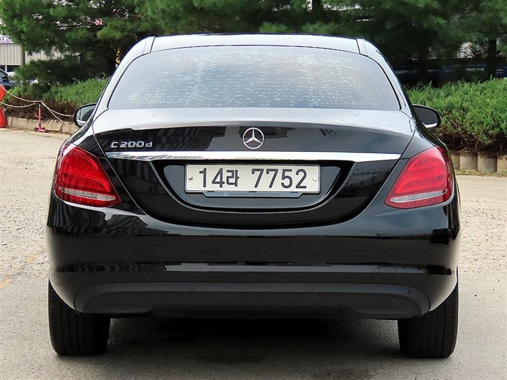 벤츠 C 클래스 C클래스 W205 C200 d 이미지 4