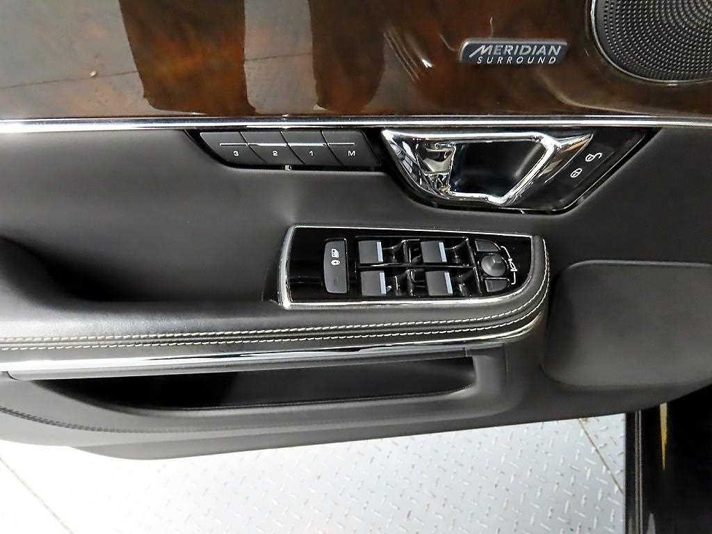 재규어 XJ XJ (X351) 3.0D 프리미엄 럭셔리 LWB 이미지 11
