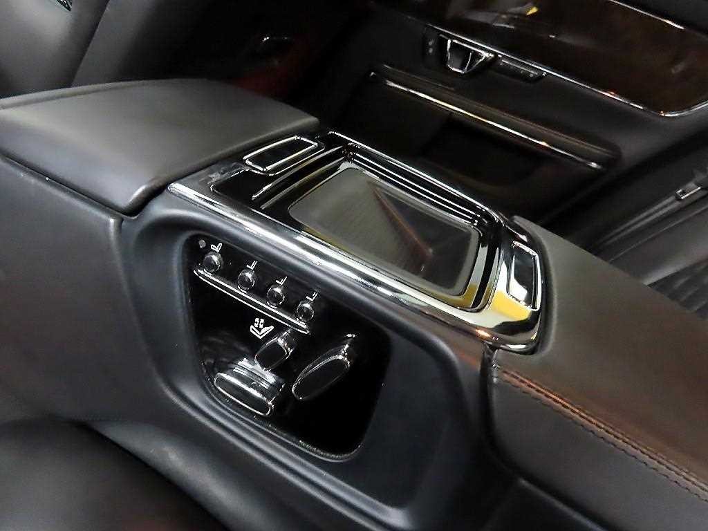 재규어 XJ XJ (X351) 3.0D 프리미엄 럭셔리 LWB 이미지 13