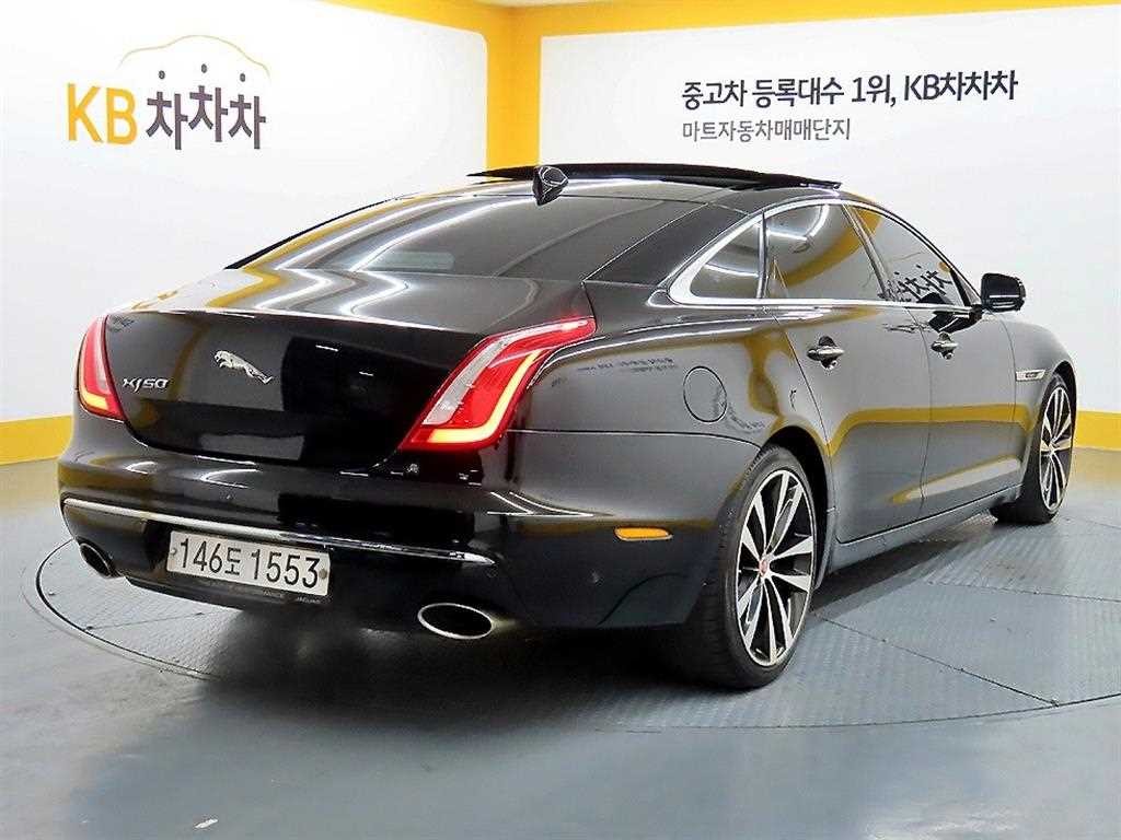 재규어 XJ XJ (X351) 3.0D 프리미엄 럭셔리 LWB 이미지 4