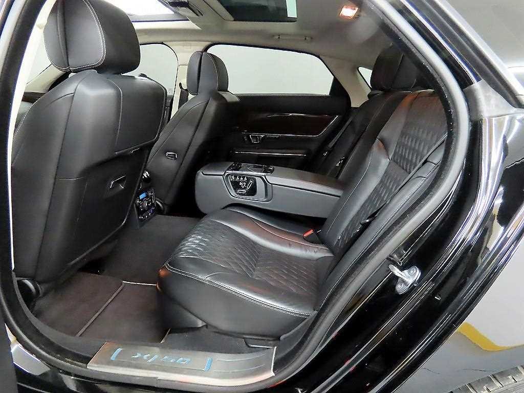 재규어 XJ XJ (X351) 3.0D 프리미엄 럭셔리 LWB 이미지 6