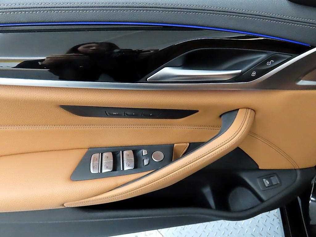 BMW 5시리즈 5시리즈 (G30) 520i 럭셔리 이미지 11