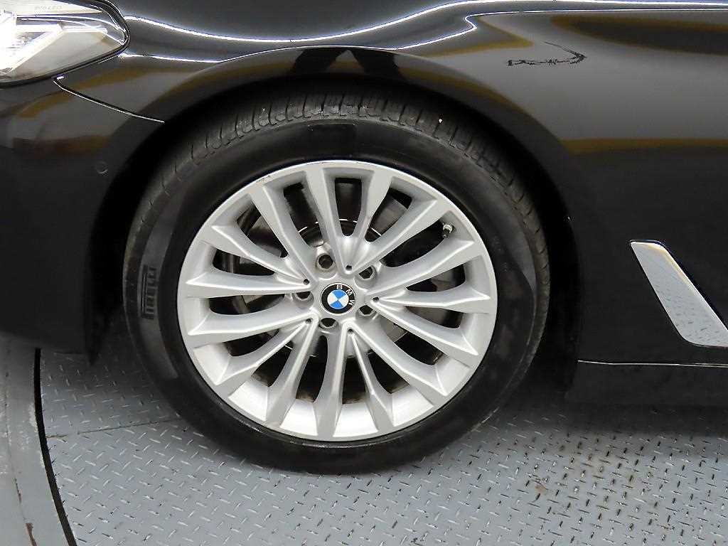 BMW 5시리즈 5시리즈 (G30) 520i 럭셔리 이미지 19