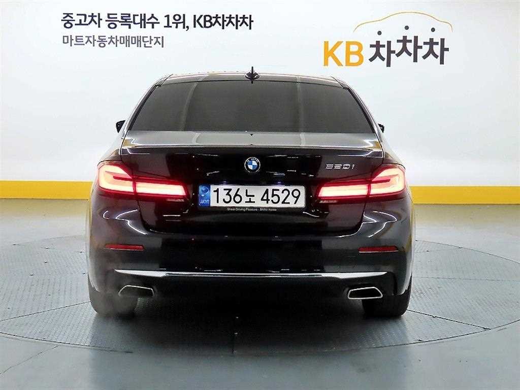 BMW 5시리즈 5시리즈 (G30) 520i 럭셔리 이미지 3