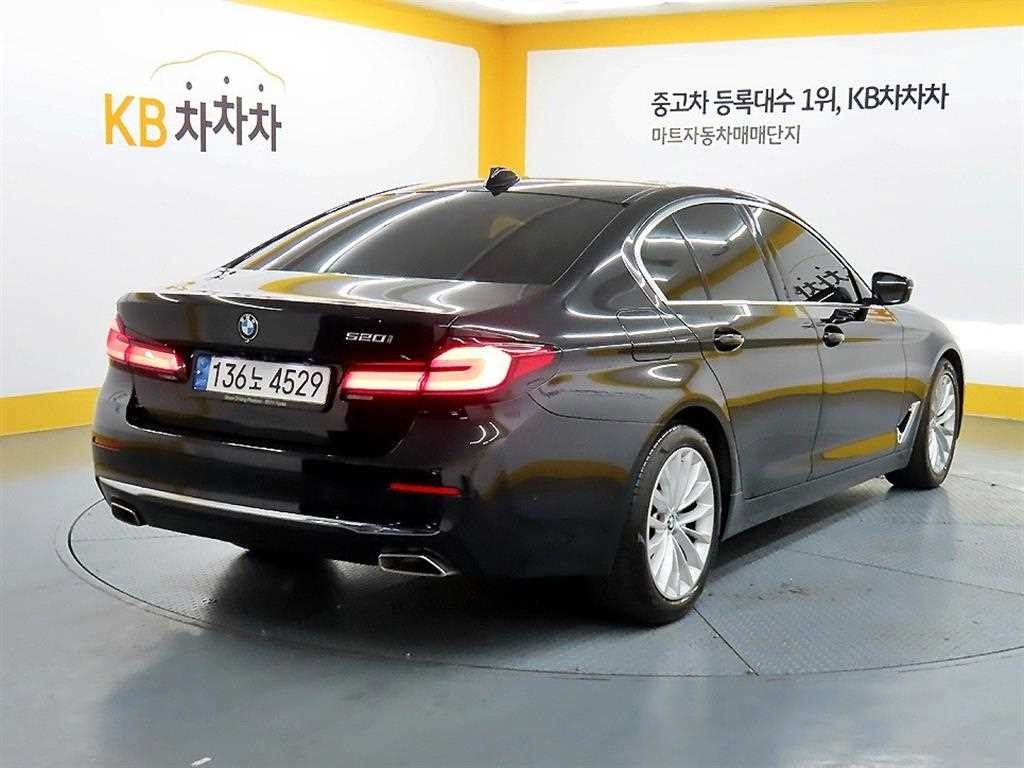 BMW 5시리즈 5시리즈 (G30) 520i 럭셔리 이미지 4