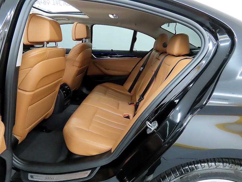 BMW 5시리즈 5시리즈 (G30) 520i 럭셔리 이미지 6