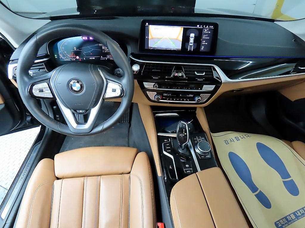 BMW 5시리즈 5시리즈 (G30) 520i 럭셔리 이미지 7