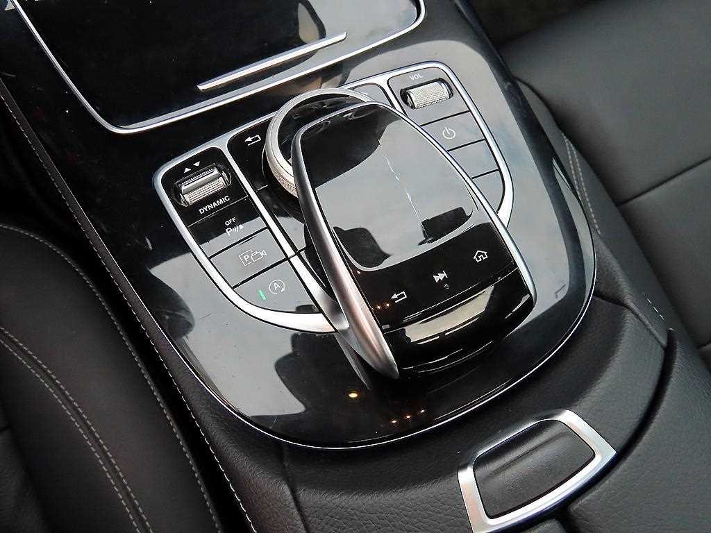 벤츠 E 클래스 E-클래스 W213 E220d 4MATIC 아방가르드 이미지 13