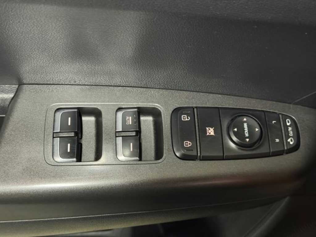 기아 스포티지 스포티지 더 볼드 2.0 디젤 2WD 프레스티지 이미지 13