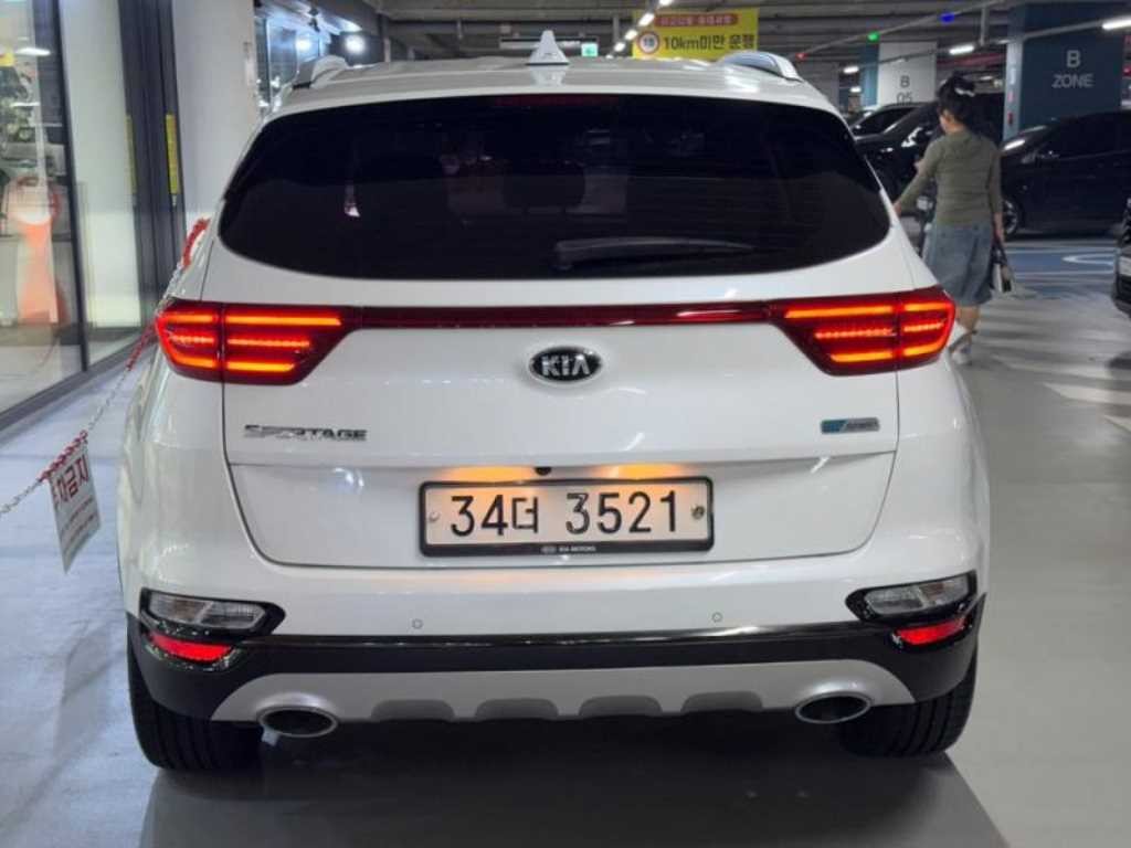 기아 스포티지 스포티지 더 볼드 2.0 디젤 2WD 프레스티지 이미지 4