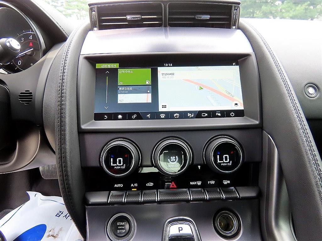 재규어 F-TYPE P300 쿠페 이미지 11
