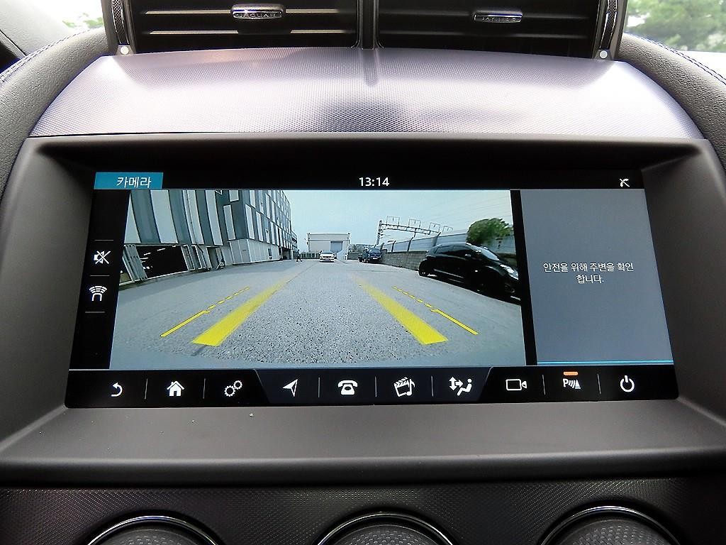 재규어 F-TYPE P300 쿠페 이미지 14
