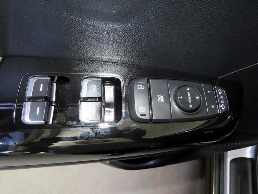 기아 스포티지 스포티지 더 볼드 2.0 디젤 2WD 노블레스 이미지 13