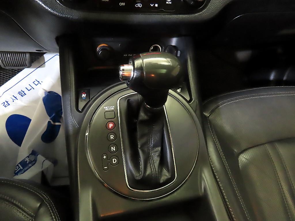 기아 스포티지 스포티지 R 2WD LIMITED 이미지 12