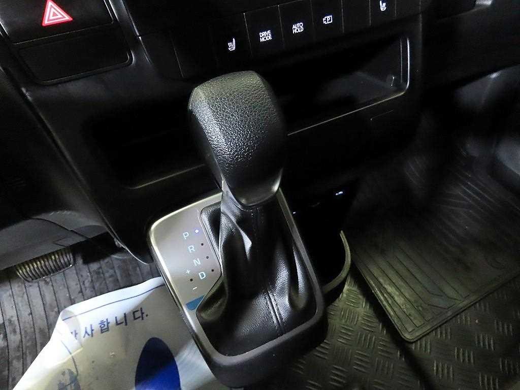 현대 스타리아 2WD 디젤 카고 스마트 3인승 이미지 12