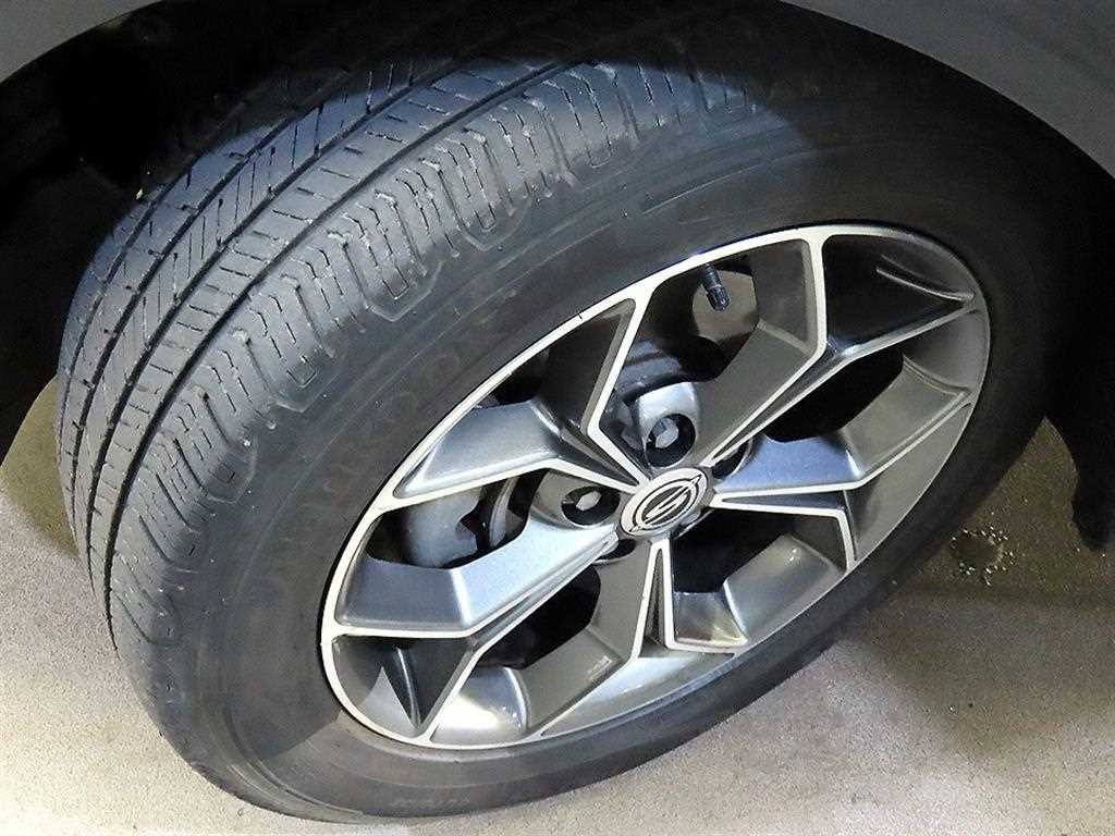 KG모빌리티(쌍용) 코란도 뷰티풀코란도 4WD 디젤 1.6 판타스틱 이미지 20
