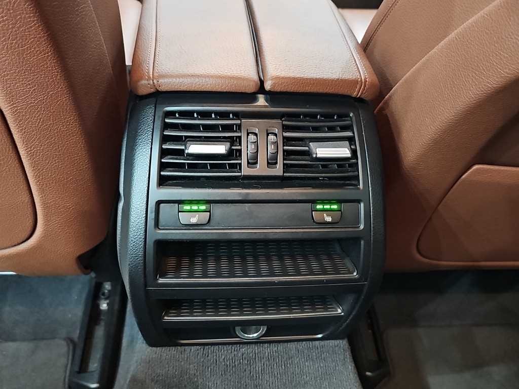 BMW 5시리즈 5시리즈 (F10) 520d xDrive M 에어로다이나믹 이미지 13