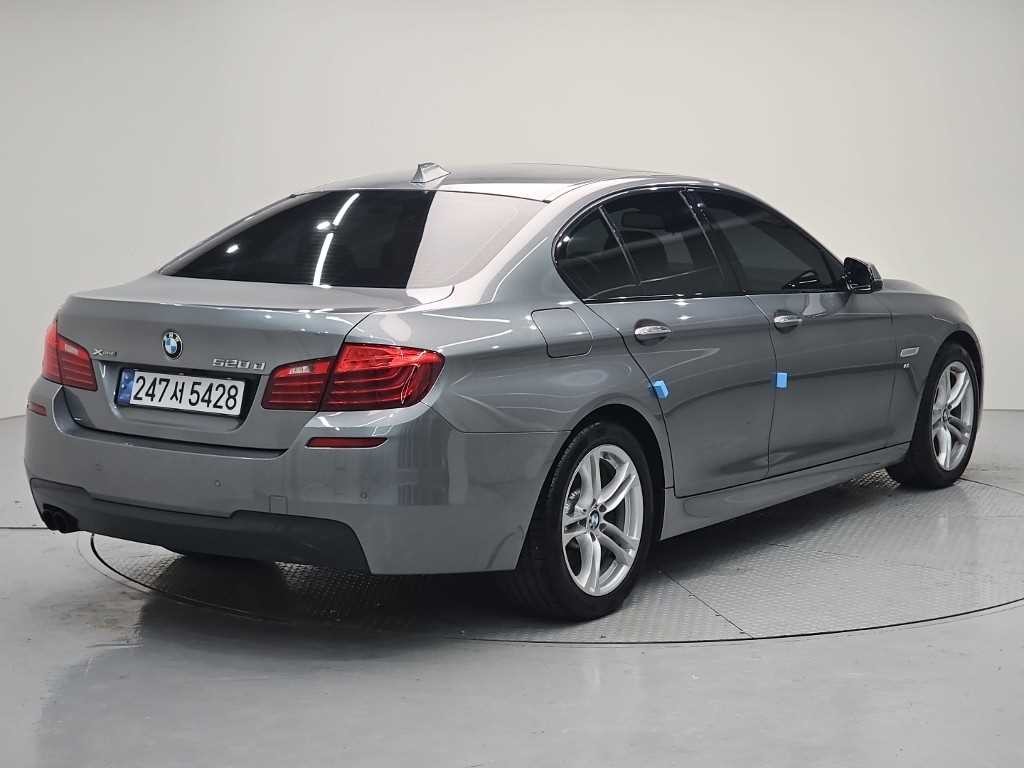 BMW 5시리즈 5시리즈 (F10) 520d xDrive M 에어로다이나믹 이미지 4