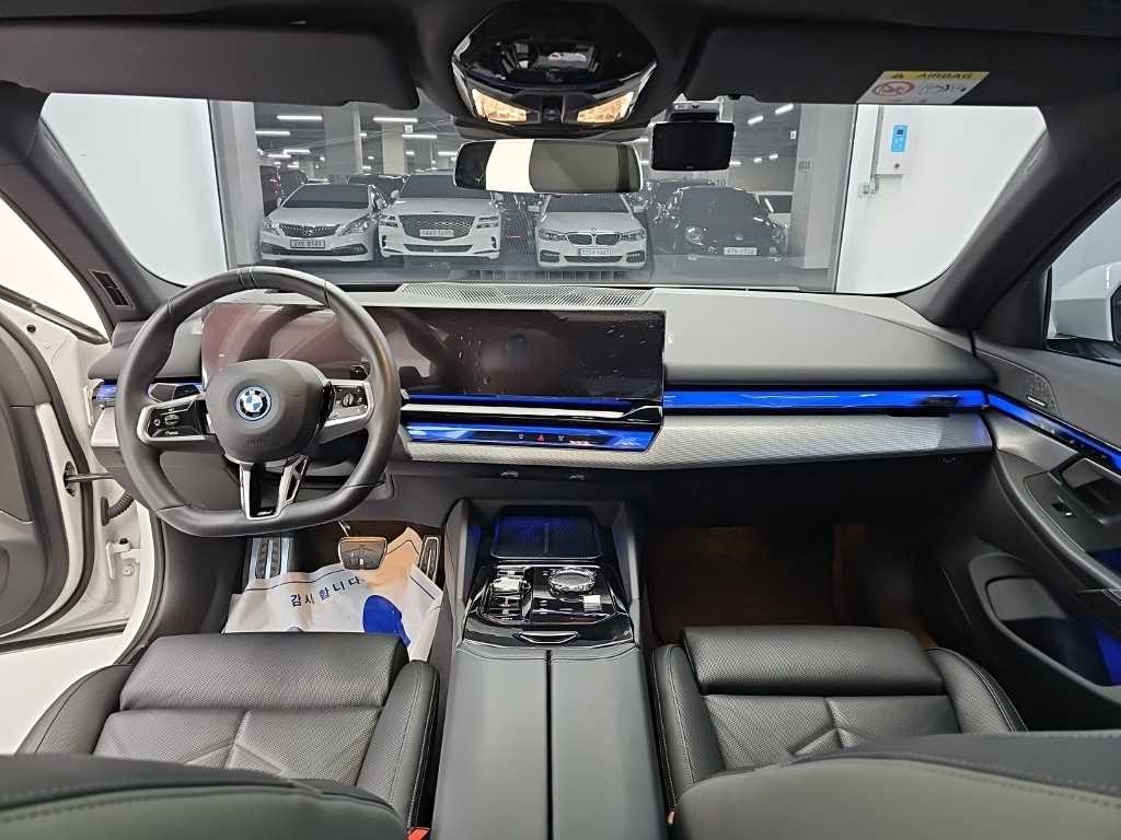 BMW 5시리즈 5시리즈 (G60) 530e M 스포츠 이미지 7
