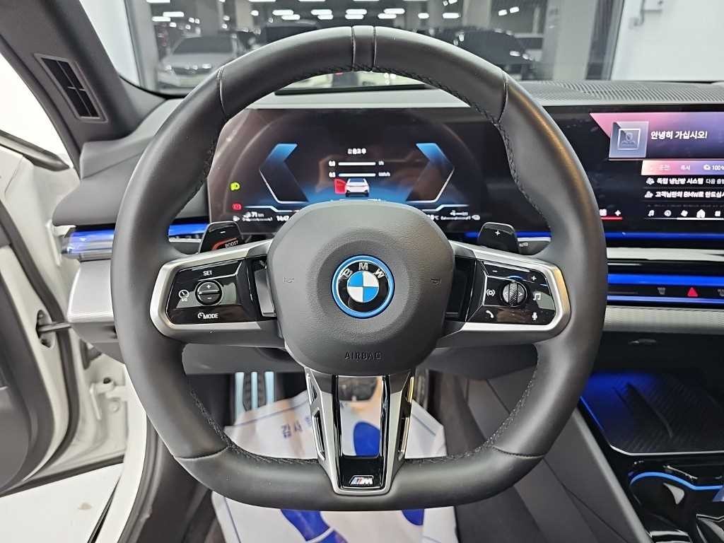 BMW 5시리즈 5시리즈 (G60) 530e M 스포츠 이미지 9