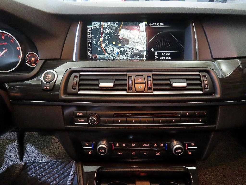 BMW 5시리즈 5시리즈 (F10) 528i xDrive 럭셔리 이미지 11