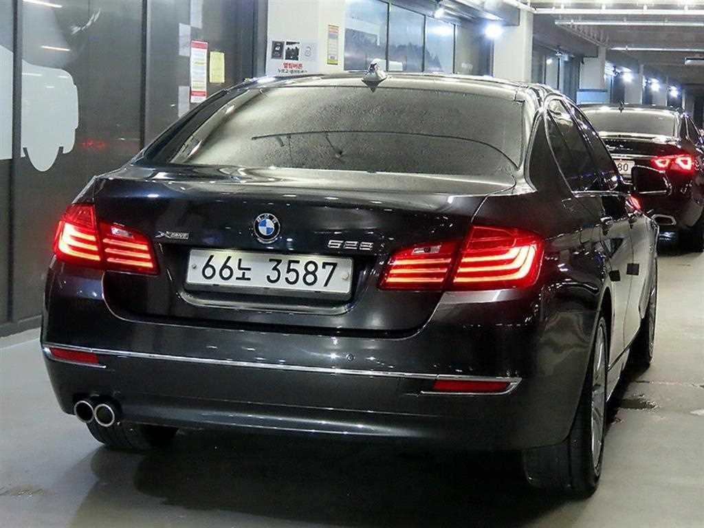 BMW 5시리즈 5시리즈 (F10) 528i xDrive 럭셔리 이미지 4