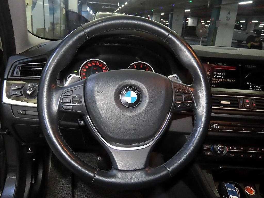 BMW 5시리즈 5시리즈 (F10) 528i xDrive 럭셔리 이미지 8