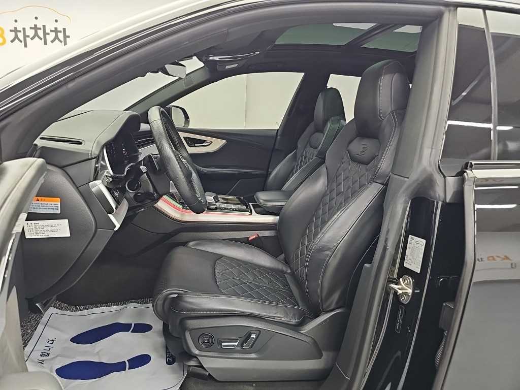 아우디 Q8 55 TFSI 콰트로 프리미엄 이미지 11