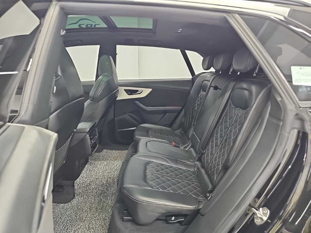 아우디 Q8 55 TFSI 콰트로 프리미엄 이미지 12