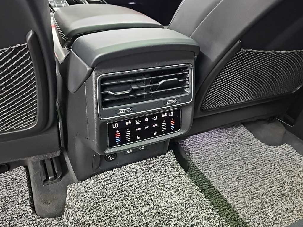 아우디 Q8 55 TFSI 콰트로 프리미엄 이미지 13