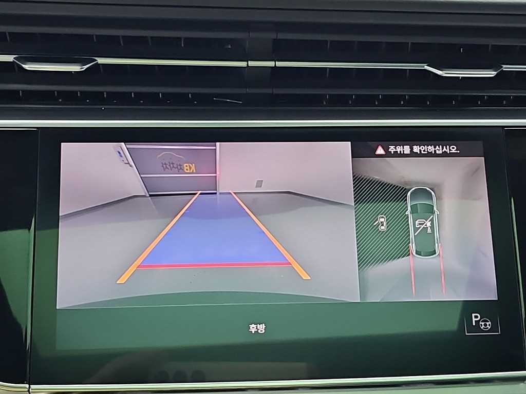 아우디 Q8 55 TFSI 콰트로 프리미엄 이미지 16