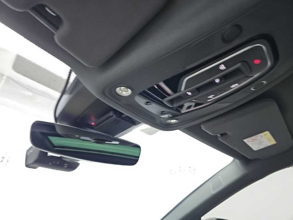 아우디 Q8 55 TFSI 콰트로 프리미엄 이미지 17