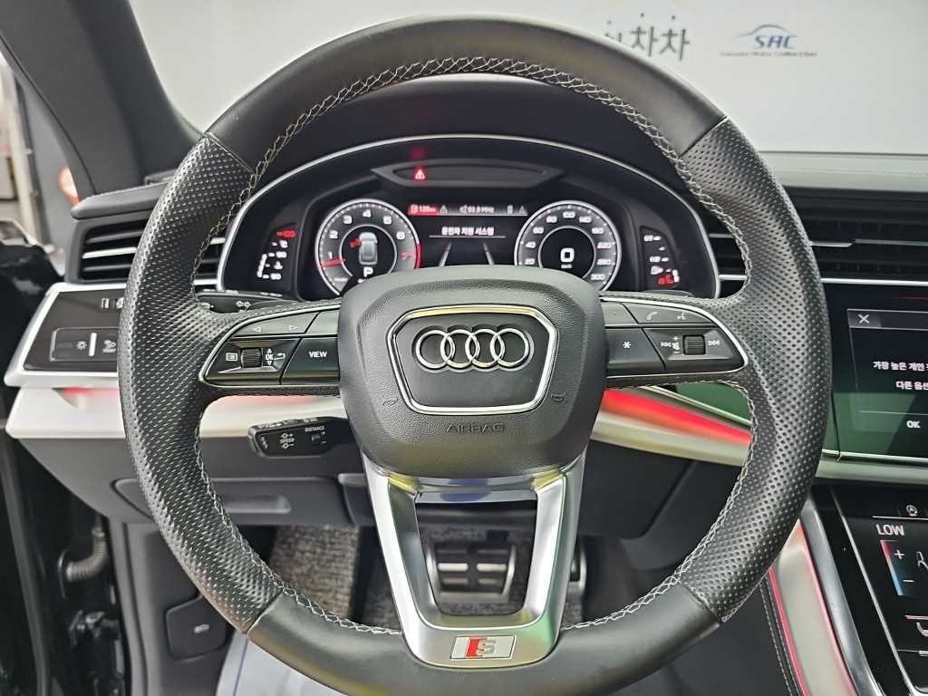 아우디 Q8 55 TFSI 콰트로 프리미엄 이미지 9