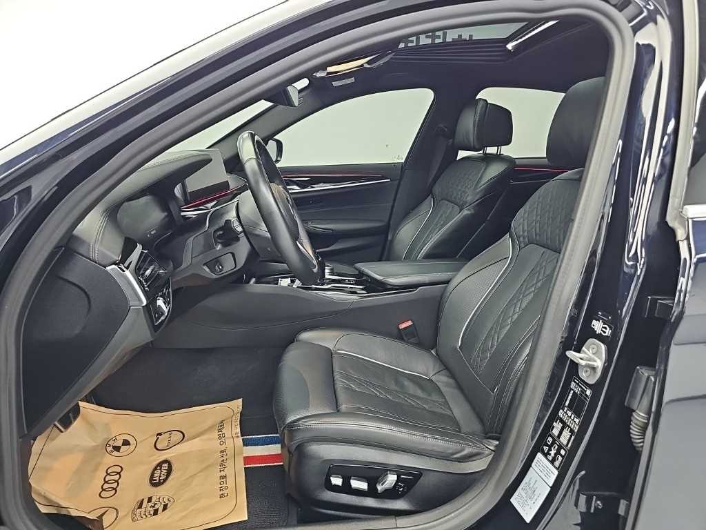 BMW 5시리즈 5시리즈 (G30) 523d xDrive M 스포츠 이미지 11