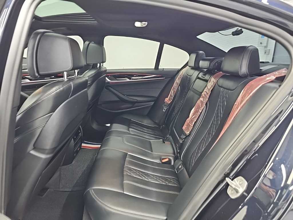 BMW 5시리즈 5시리즈 (G30) 523d xDrive M 스포츠 이미지 12