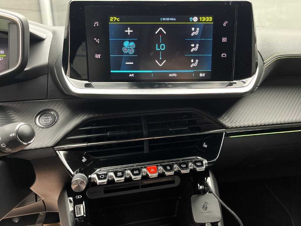 푸조 208 e-208 GT 이미지 12