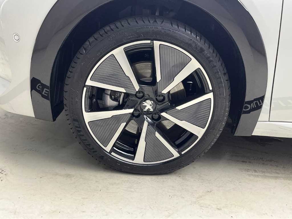 푸조 208 e-208 GT 이미지 16