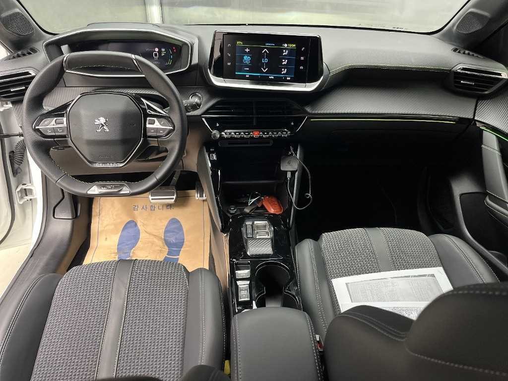 푸조 208 e-208 GT 이미지 7