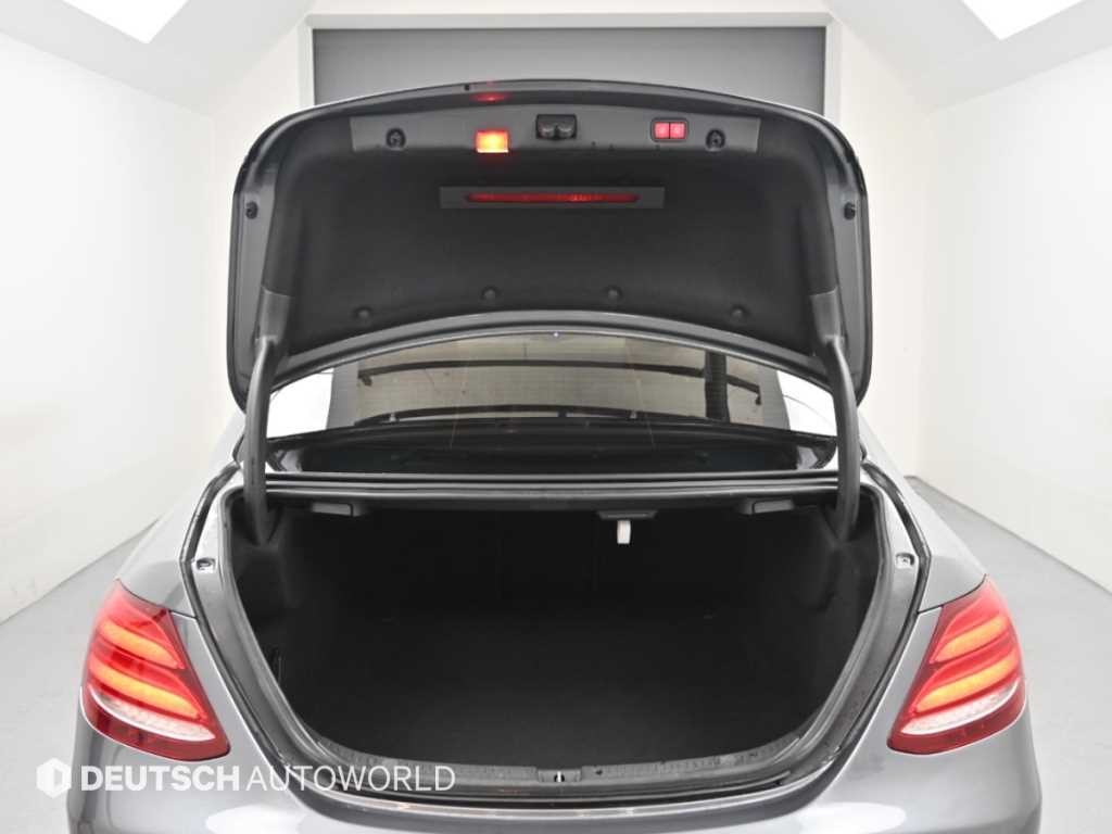 벤츠 E 클래스 E-클래스 W213 E300 아방가르드 이미지 19